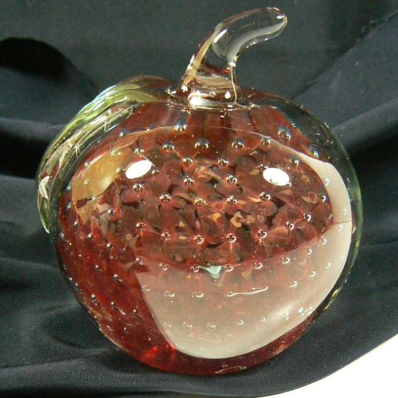 Vintage Clear & Red Controlled Bubbles APPLE with Leaf Art Glass Paperweight - Picture 6 of 9
